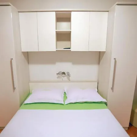 Pezo Apartman *
