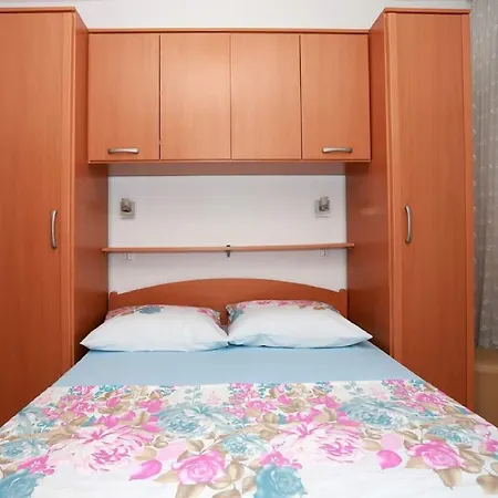 Apartman Pezo *