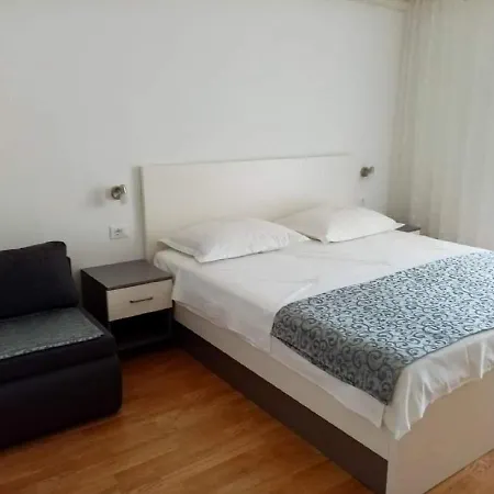 Apartment Pezo *